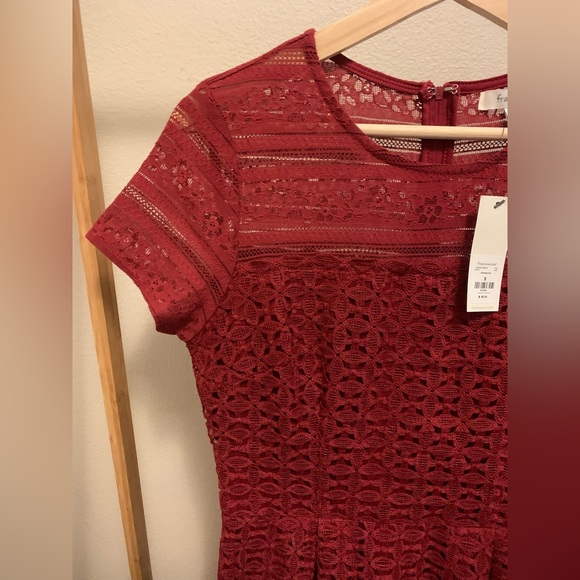 Beautiful Red Lace Detailed Fit & Flare Cocktail Dress NWT S - Picture 3 of 4